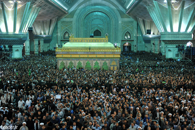 Ayatollah Khamenei addresses a huge number of Imam Khomeini mourners at the Imam’s mausoleum.