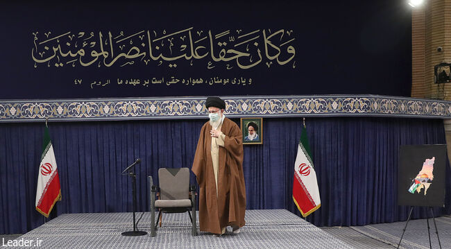 İslam İnkılabı Rehberi'nin Lorestan Eyaleti Şehitleri Kongresi üyelerini kabul etmesi