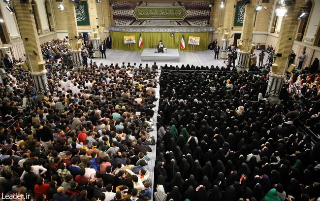 Leader of the Islamic Revolution in a meeting of thousands of high school and university students