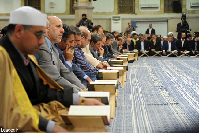 Ali Məqamlı Rəhbər mübarək Ramazan ayının ilk günü Qurani-Kərimlə ünsiyyət adlı nurani məclisdə iştirak etdi