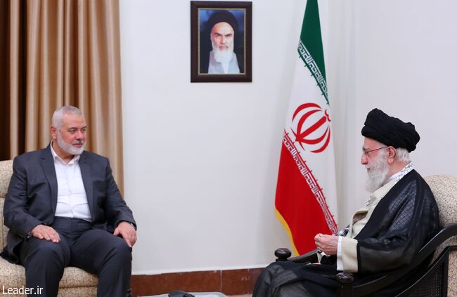 Hamas' political bureau chief meets with the Leader of the Islamic Revolution