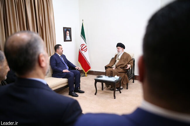 The Leader of the Islamic Revolution in a Meeting of the Prime Minister of Iraq