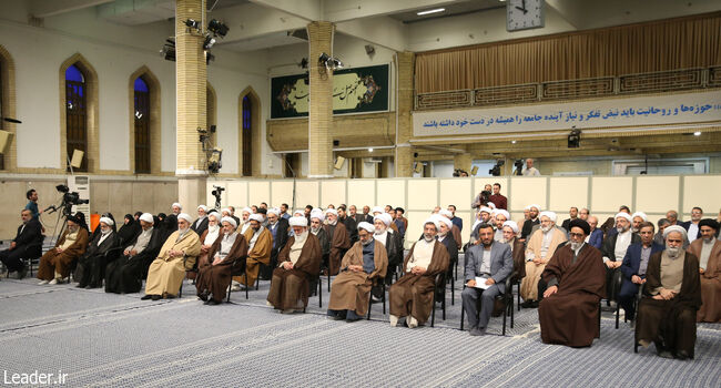 İslam İnkılabı Lideri'nin, Allame Tabatabai Uluslararası Kongresi'nin organizatörlerini kabul etmesi