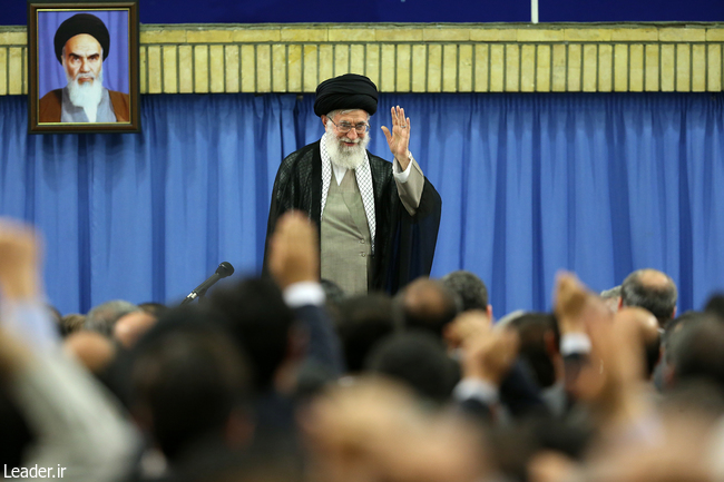 Ayatollah Khamenei receives a group of university officials, professors and researchers.
