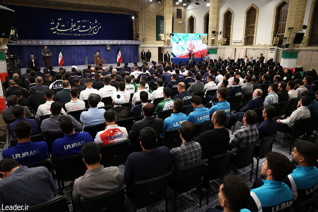 دیدار قهرمانان ورزشی و مدال‌آوران المپیادهای علمی
