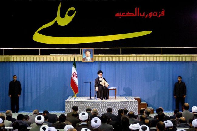 دیدار صدها نفر از استادان دانشگاهها

