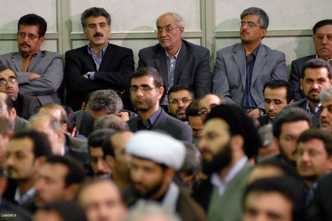 دیدار صدها نفر از استادان دانشگاهها
