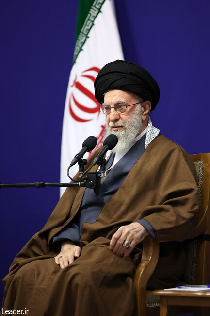 دیدار دست‌اندرکاران کنگره بین‌المللی میرزای نائینی