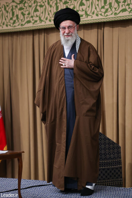 دیدار دانش‌آموزان و دانشجویان به مناسبت 13 آبان