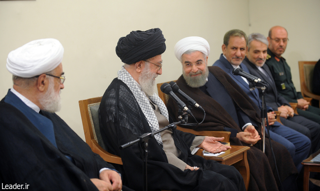 قائد الثورة الإسلامية المعظم يستقبل رئيس الحمهورية وأعضاء الحكومة
