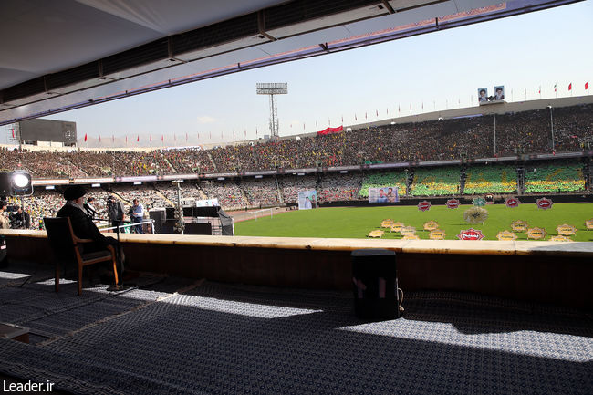 Ayatollah Khamenei addressing a magnificent gathering of Basij forces