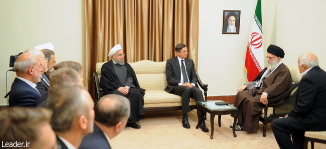 Ayatollah Khameneni receives the Slovenian President and his entourage.