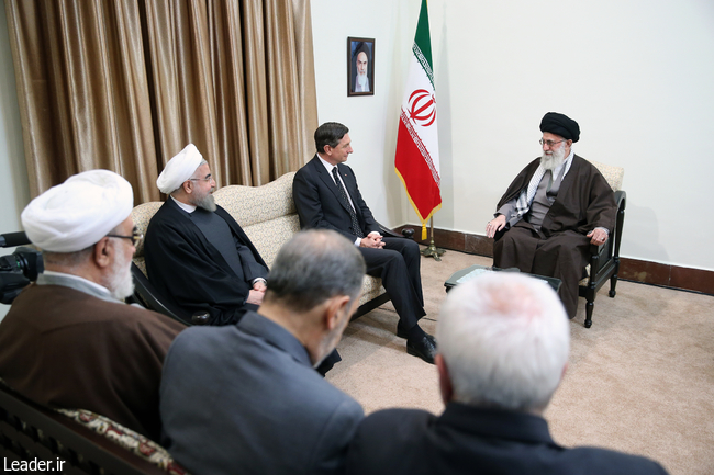 Ayatollah Khameneni receives the Slovenian President and his entourage.