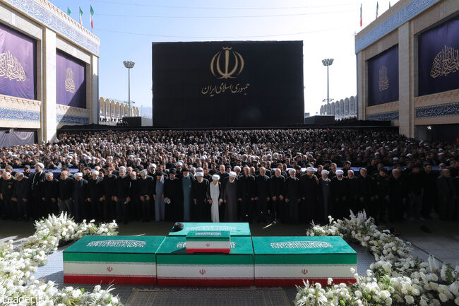 اقامه نماز بر پیکر مطهر رهبر شهید انقلاب اسلامی