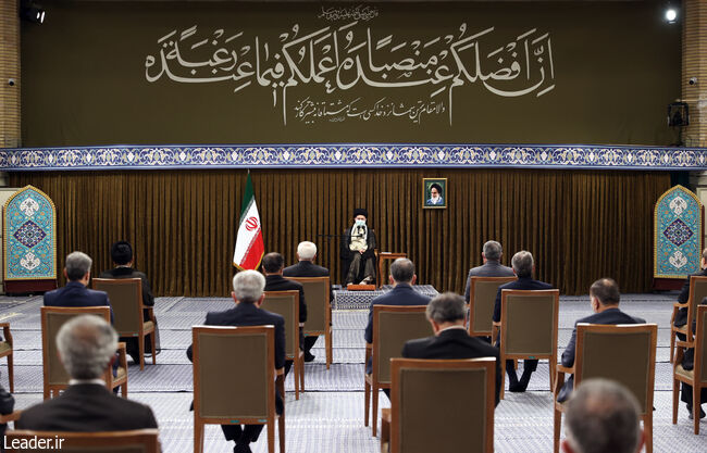 ประธานาธิบดีและคณะรัฐบาลสมัยที่ 12 เข้าพบท่านผู้นำสูงสุดการปฏิวัติอิสลาม