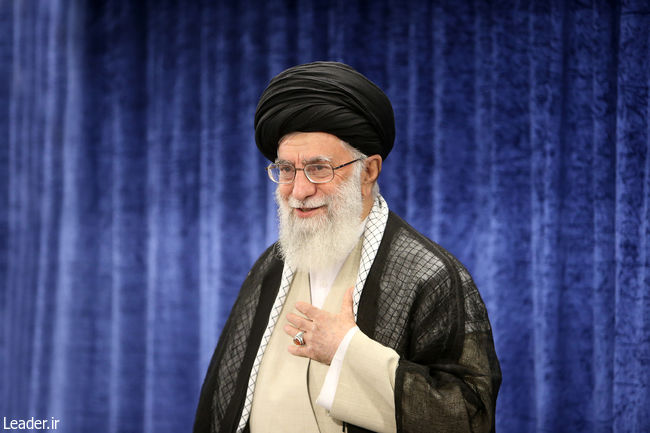 Ayatollah Khamenei meets with a group of the Iranian officials.
