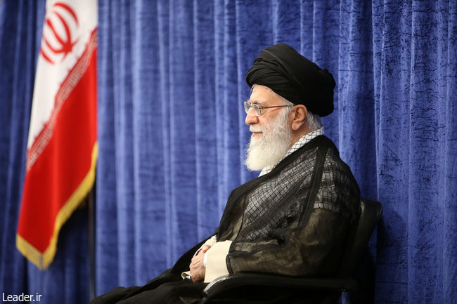 Ayatollah Khamenei meets with a group of the Iranian officials.