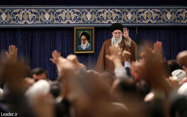 Kebijakan Strategis Imam Khomeini Mengikutsertakan Rakyat dalam Medan Juang