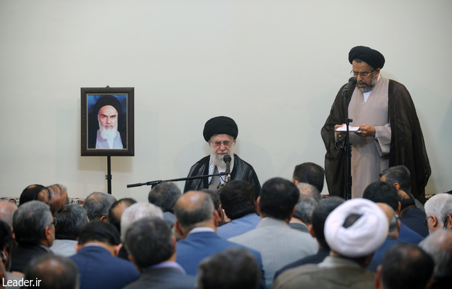 رہبر انقلاب اسلامی سے وزیر اطلاعات اور وزارت اطلاعات کے اعلی عہدیداروں کی ملاقات