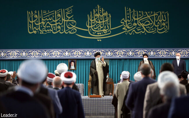 Pesan Imam Khamenei dalam Pekan Persatuan: Indikator Persatuan adalah Palestina