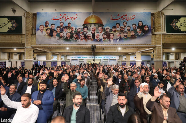 İslam İnkılabı Lideri'nin, Tahran’ın 24 bin şehit kongresi sorumlularını kabul etmesi