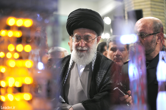 Ayatollah Khamenei visits the exhibition of Iran’s defensive achievements.