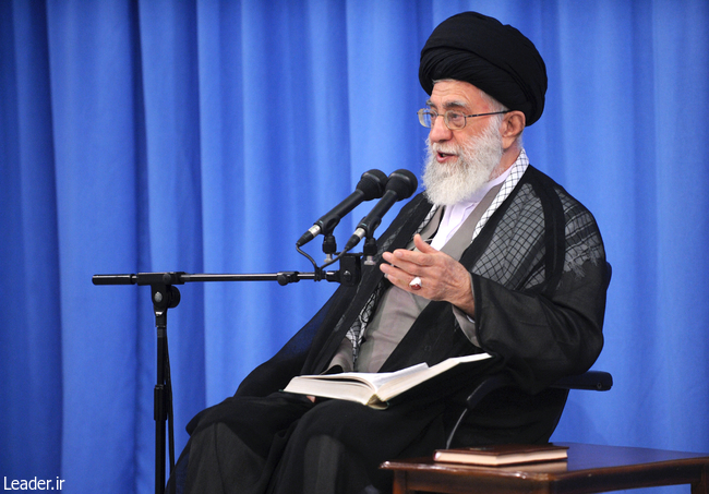 Ayatollah Khamenei teaches a course for the seminary students.