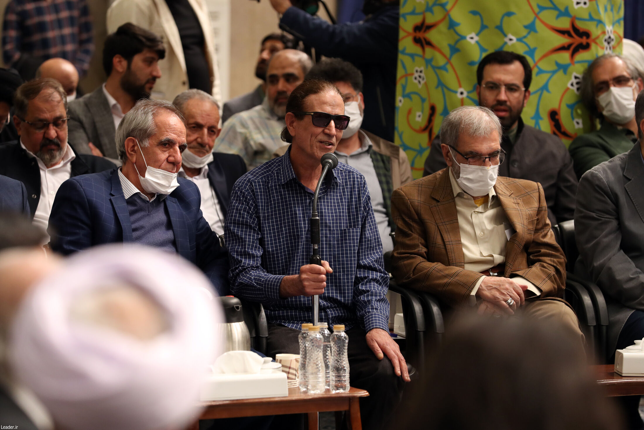 بالصور.. قائد الثورة الإسلامية يستقبل الشعراء وأساتذة الأدب الفارسي