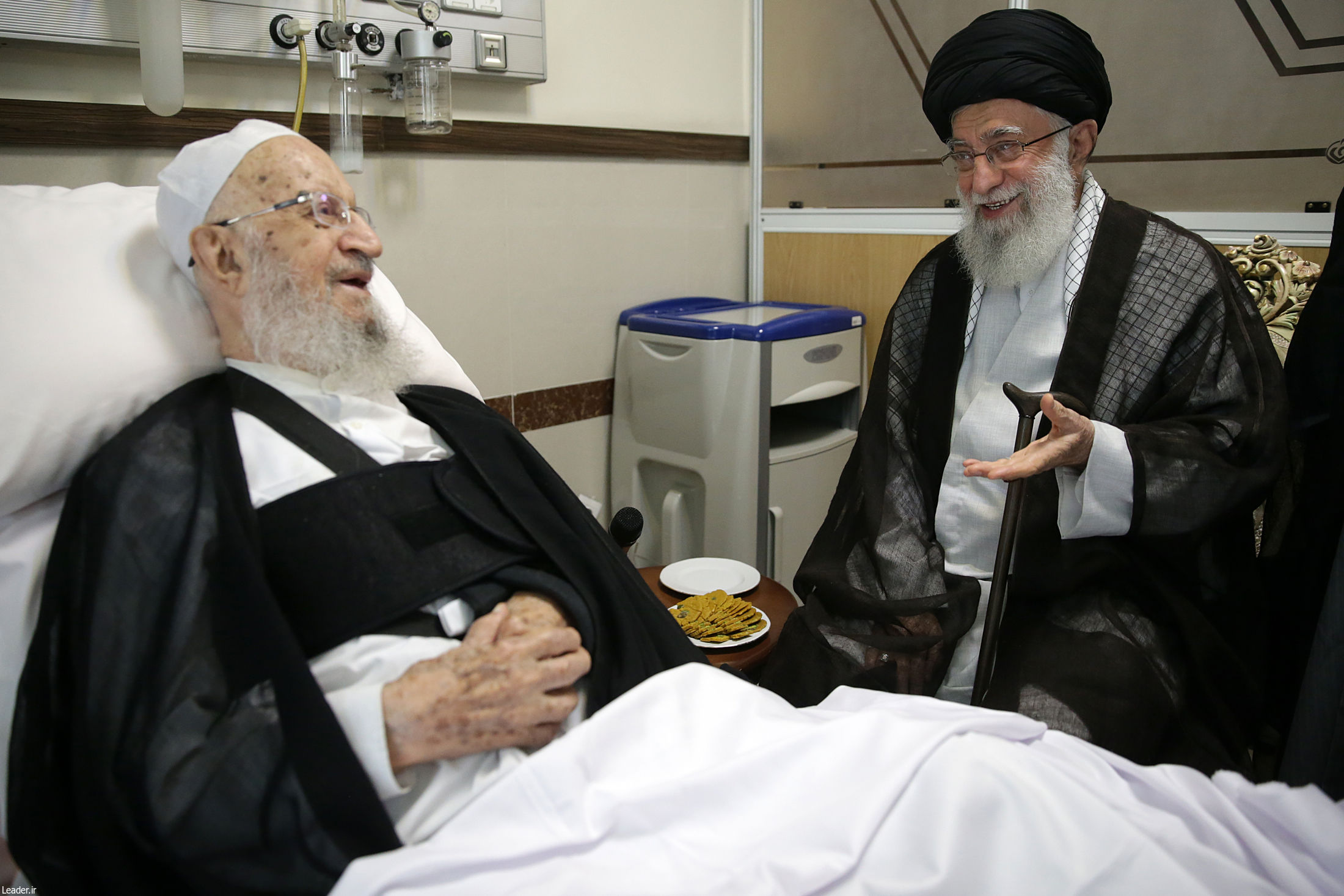 Макарем ширази. Аятолла Ширази. Макарем Ширази и Хаменеи.