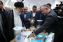 İslam İnqilabının Rəhbəri elm əsaslı şirkətlər və yüksək texnologiyalar sərgisində oldu İslam İnqilabının Rəhbəri elm əsaslı şirkətlər və yüksək texnologiyalar sərgisində oldu