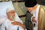آیة الله السید خرازي یعود الإمام الخامنئي في المستشفى