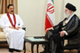 الإمام الخامنئی للرئیس السریلانکی: تجارب إیران و سریلانکا أثبتت إمکانیة الصمود بوجه الاستعمار الإمام الخامنئی للرئیس السریلانکی: تجارب إیران و سریلانکا أثبتت إمکانیة الصمود بوجه الاستعمار